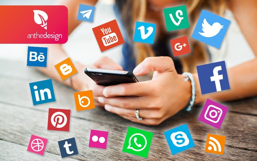 Community manager pour vos différents réseaux sociaux.